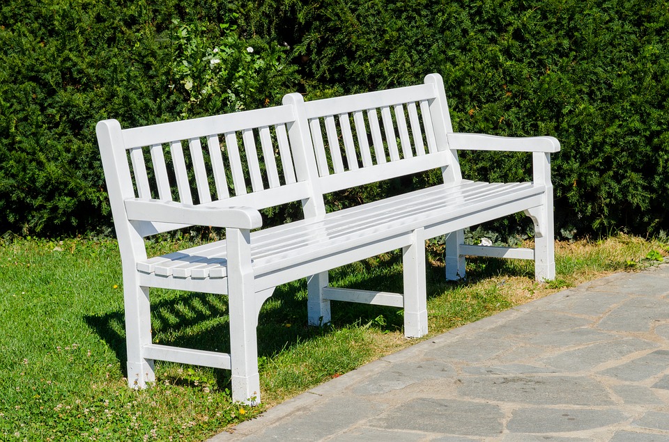 Outfit Your Outdoor with a Bright Color Bench